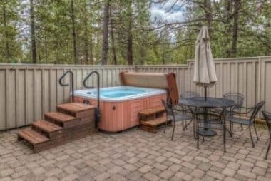 what is a hot tub cover lifter